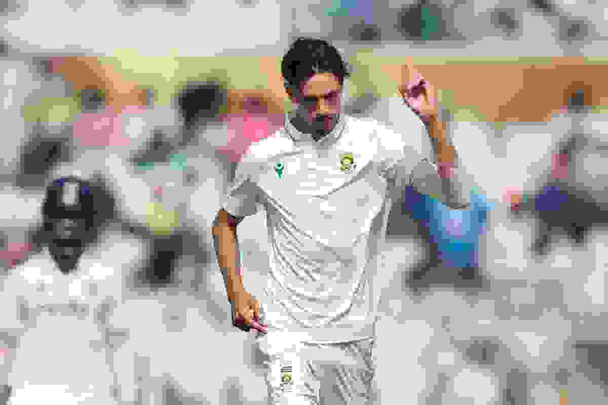 Best figures for a left arm pacer against India in India in Tests